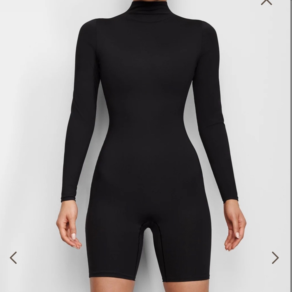 Skims ALL-IN-ONE LONG SLEEVE MID THIGH Bodysuit